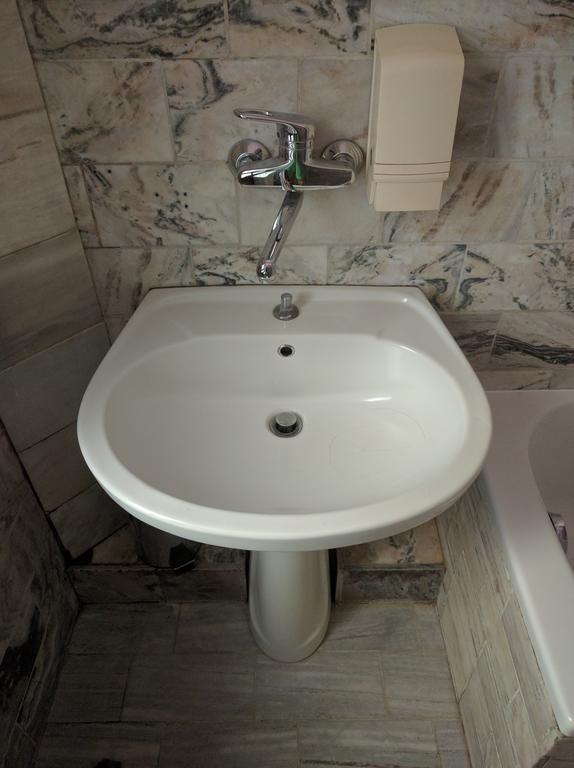 Hostel Drzymaly Познань Экстерьер фото