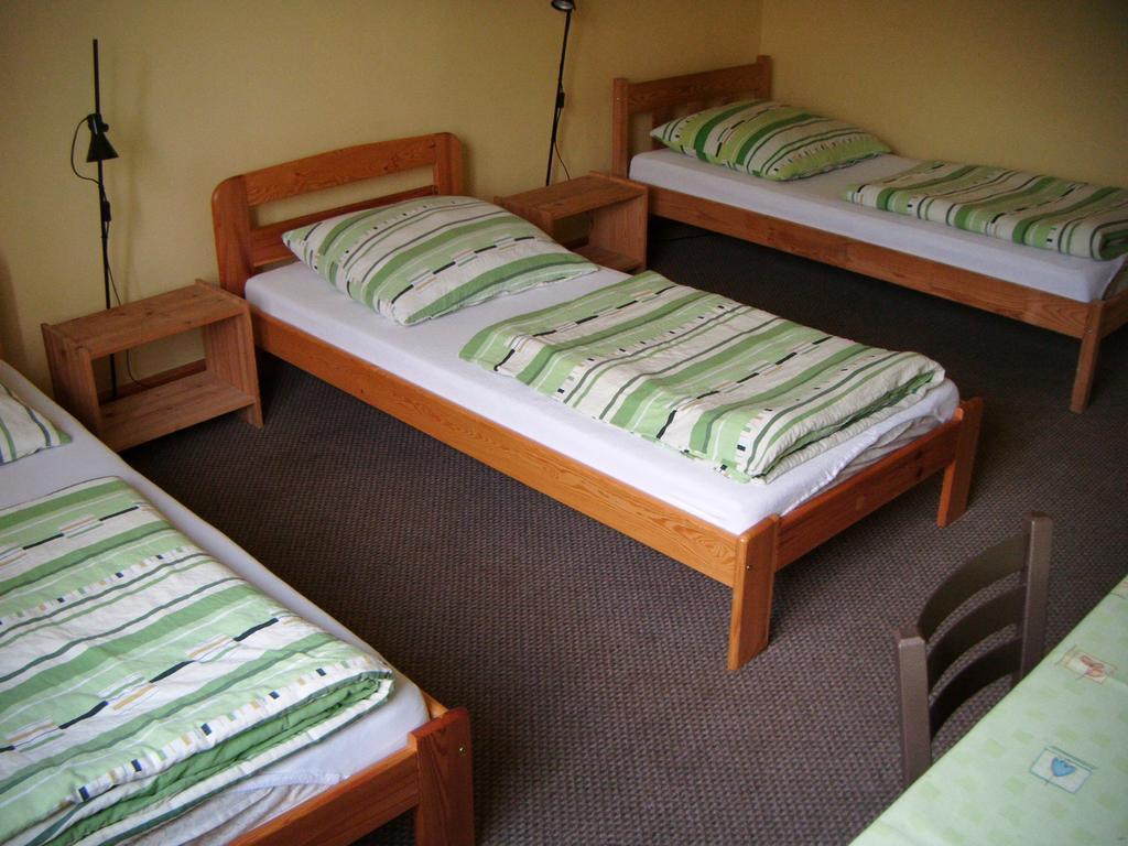 Hostel Drzymaly Познань Экстерьер фото